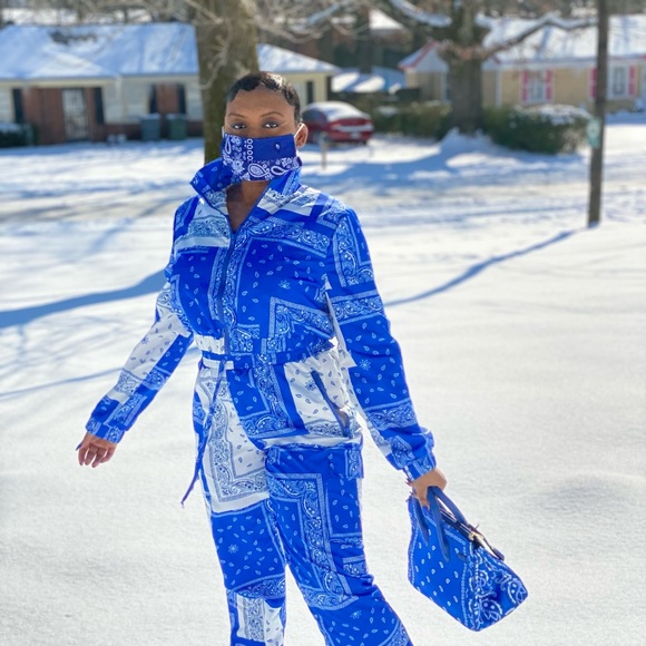 Meet your Posher, Lisa - Picture 2 of 4